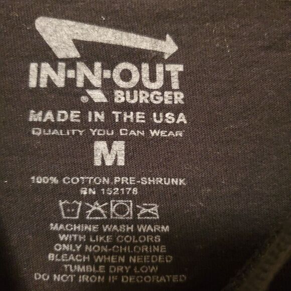 In-N-Out Burger California Classic Camaro Black T-Shirt Men's Size M Medium - Picture 8 of 11